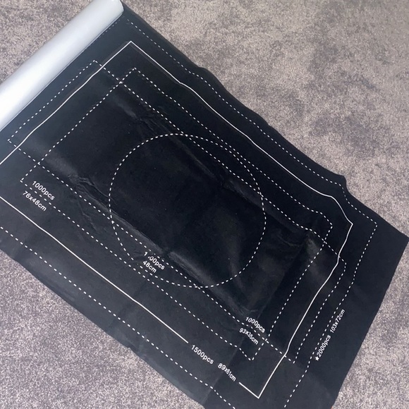 Puzzle Mat. Puzzle piece holders, bag, mat, velcro straps & blow up. - Picture 3 of 4